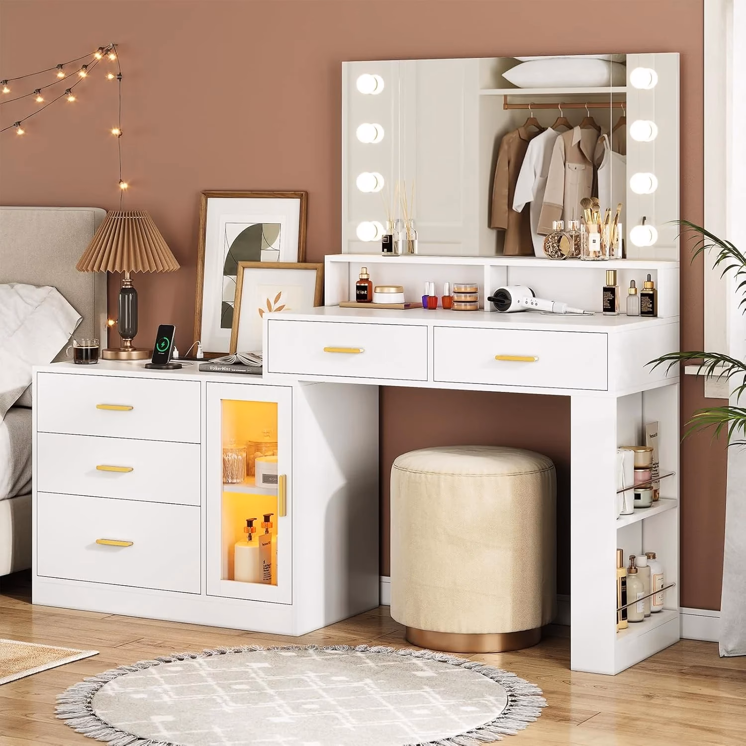What's the difference between a vanity and a dresser?