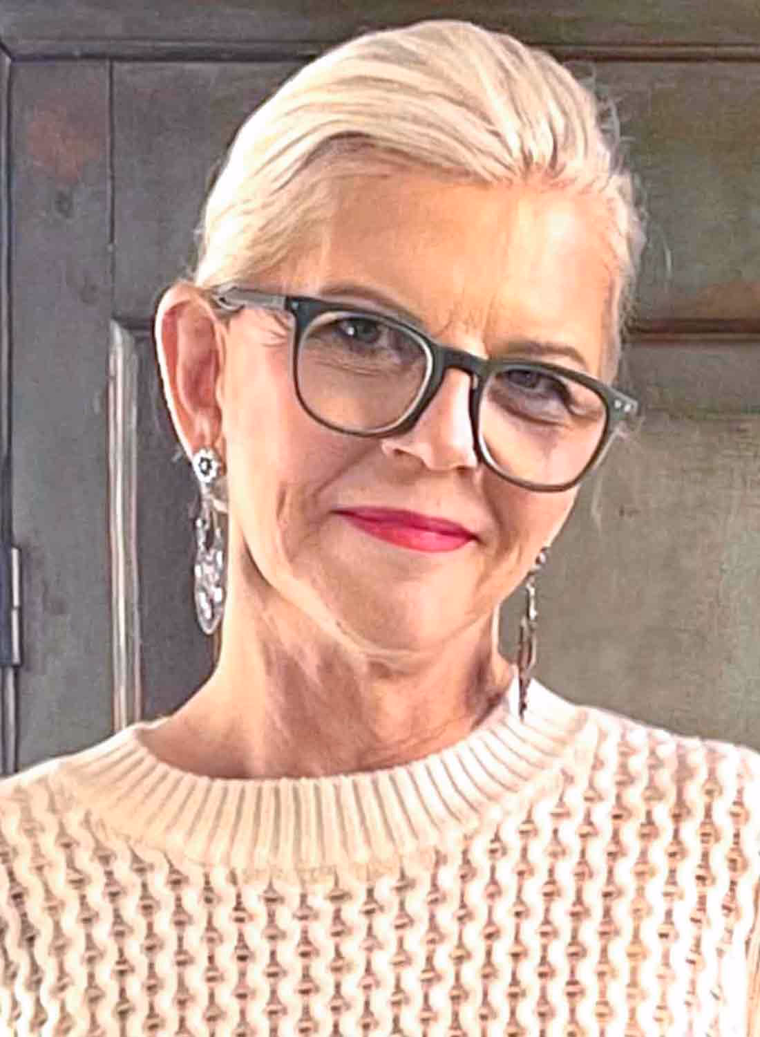 What color foundation for white hair?