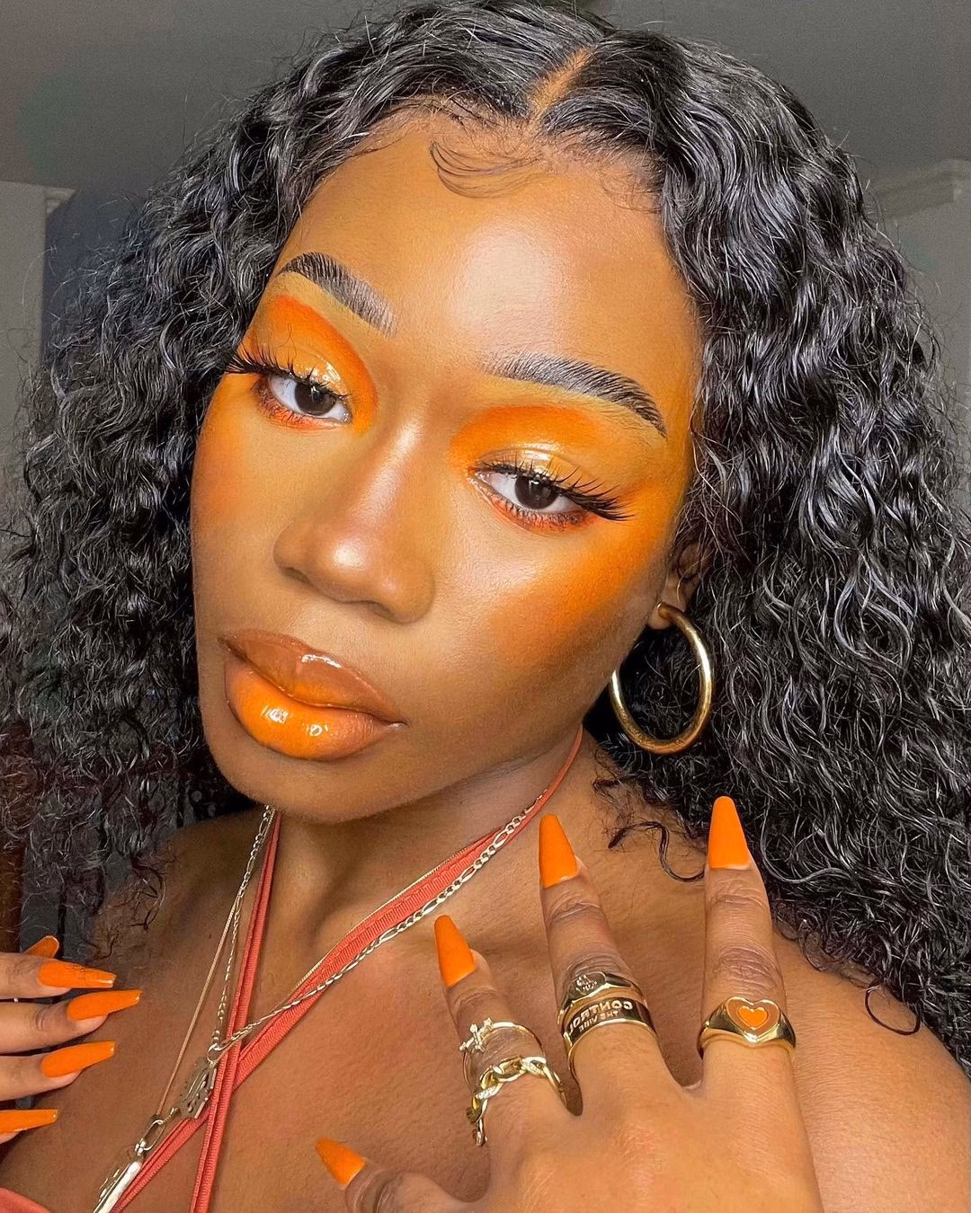 What is the makeup of an orange?