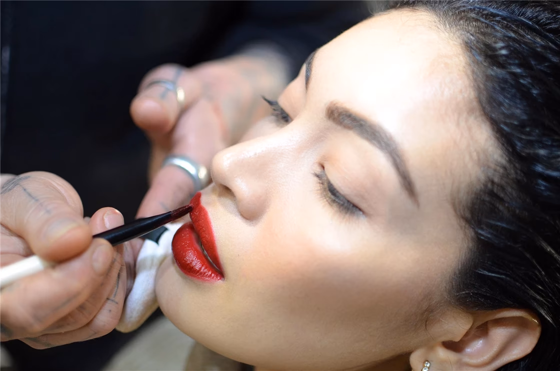 Come si chiama chi fa il makeup?