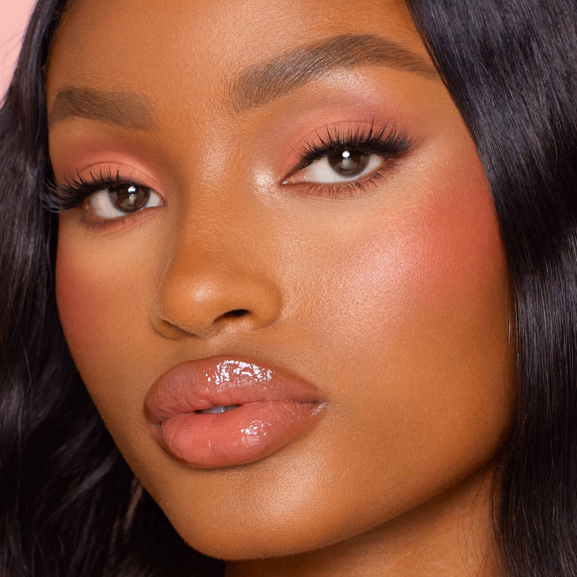 What is the difference between matte and natural makeup?