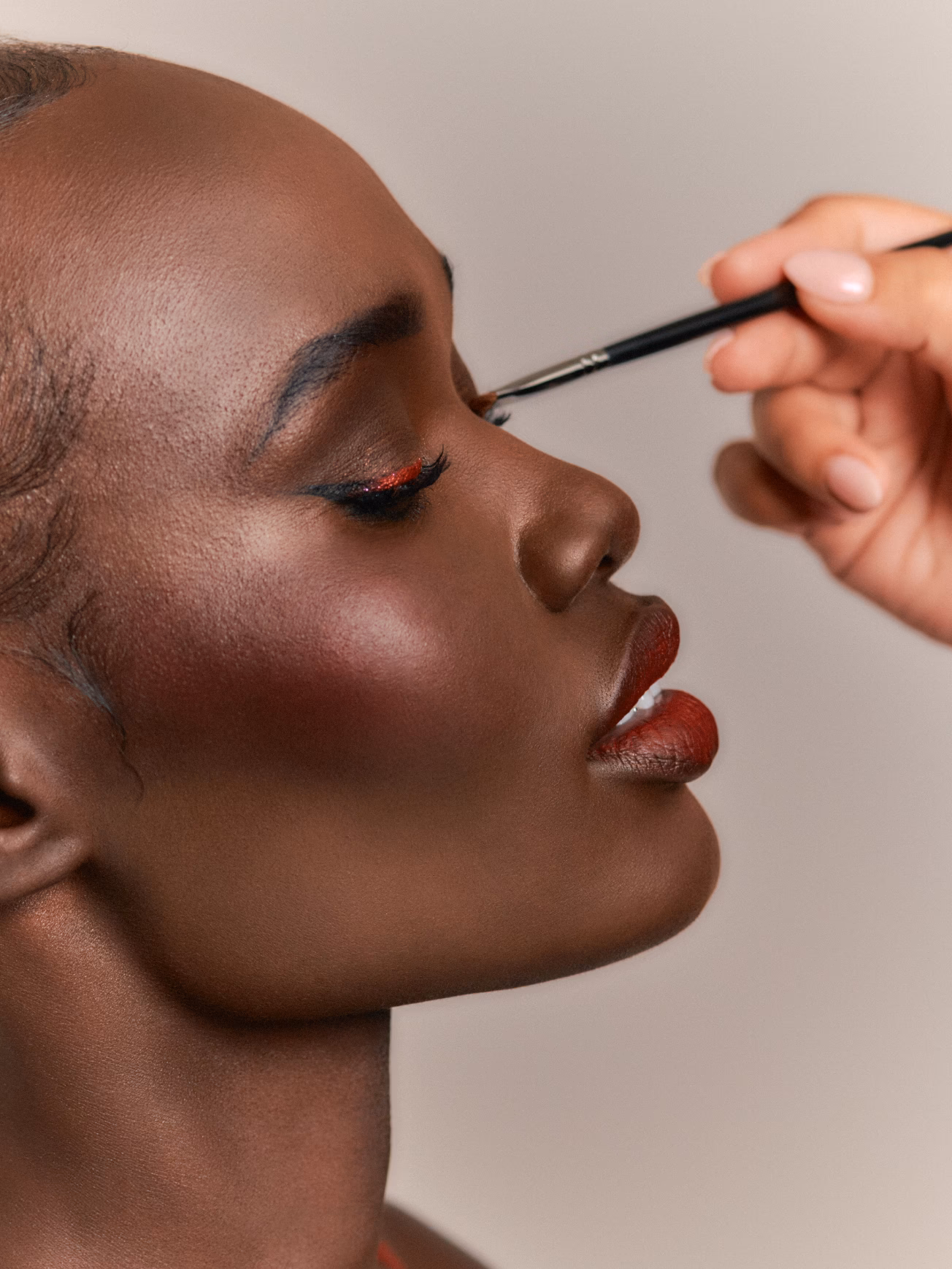 Does MECCA do makeup for you?