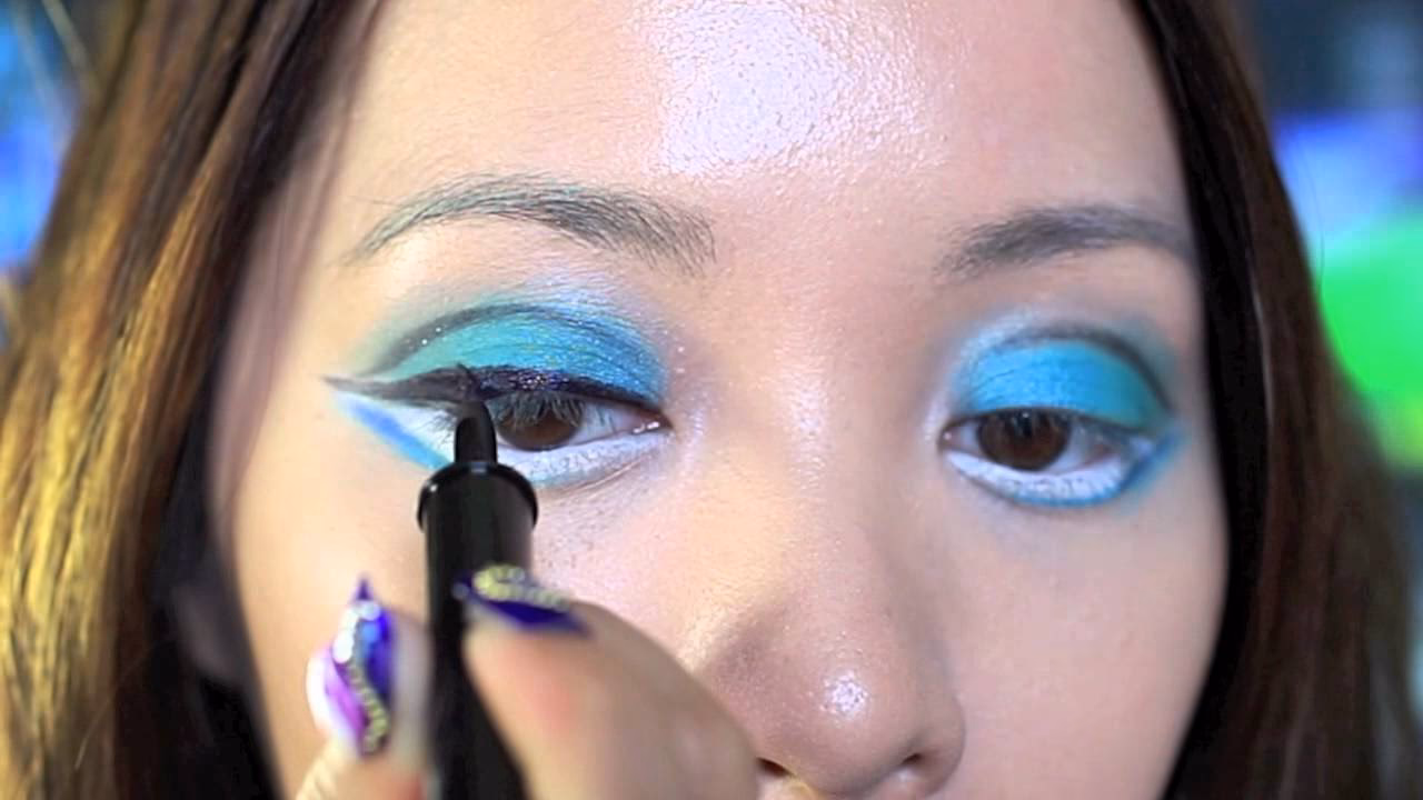 Is Miku teal or turquoise?