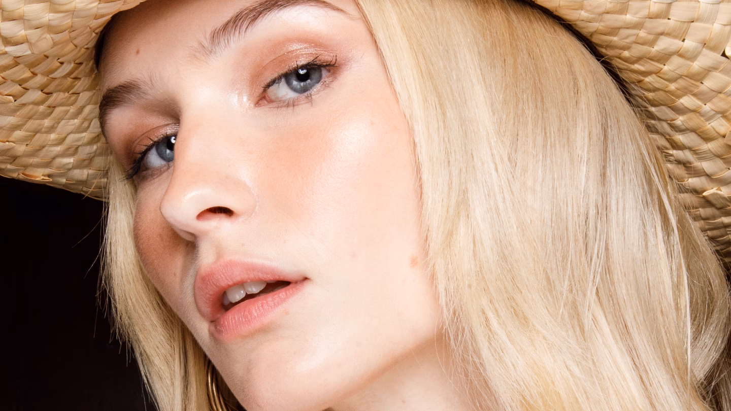 ¿Qué tono de piel le sienta bien al color melocotón?