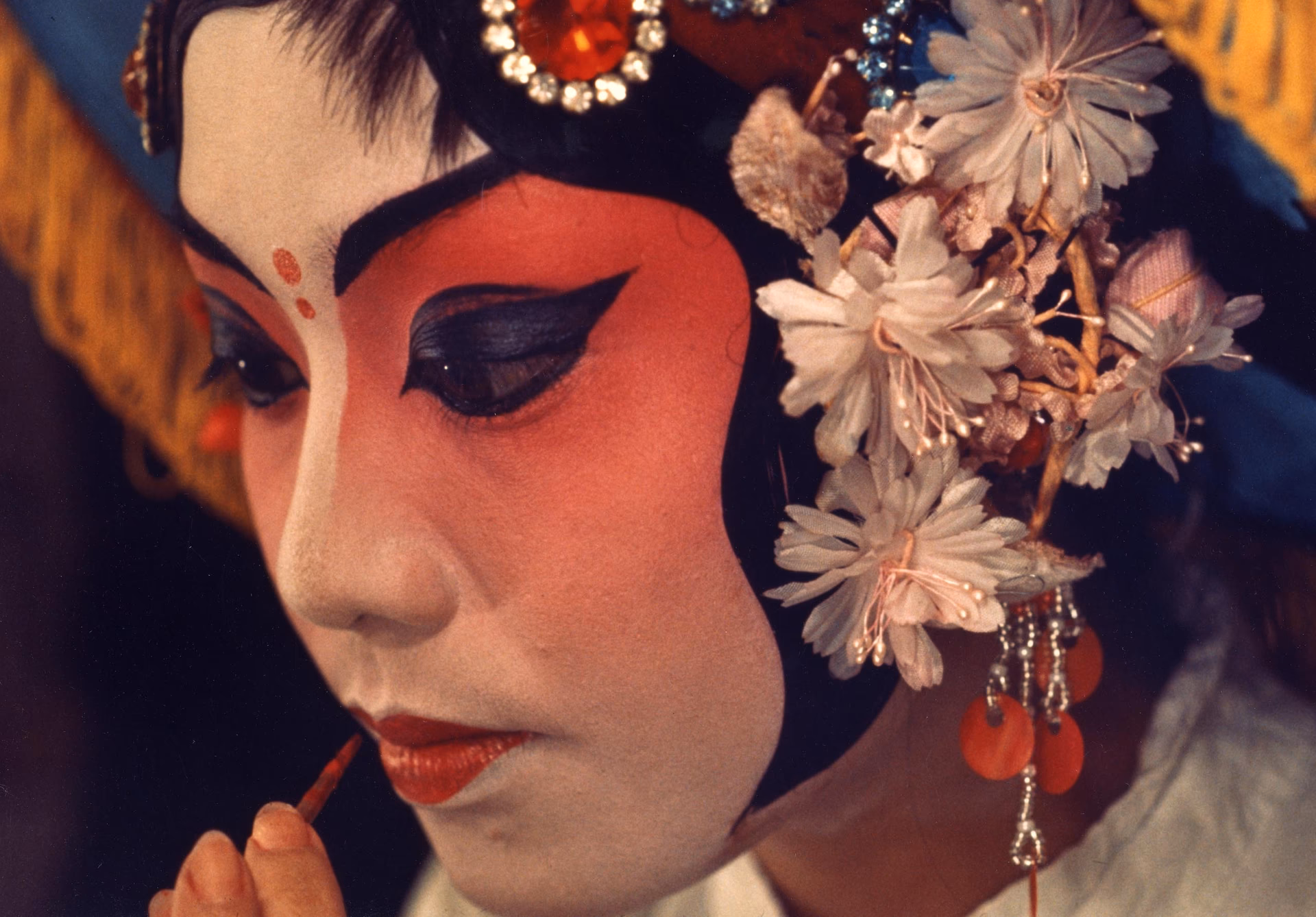 What is Japanese makeup known for?