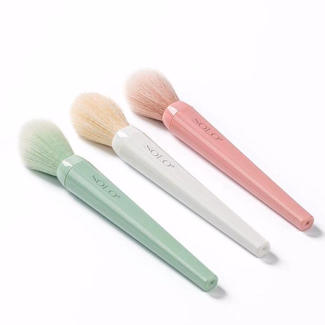 What is the difference between a makeup brush and a paint brush?