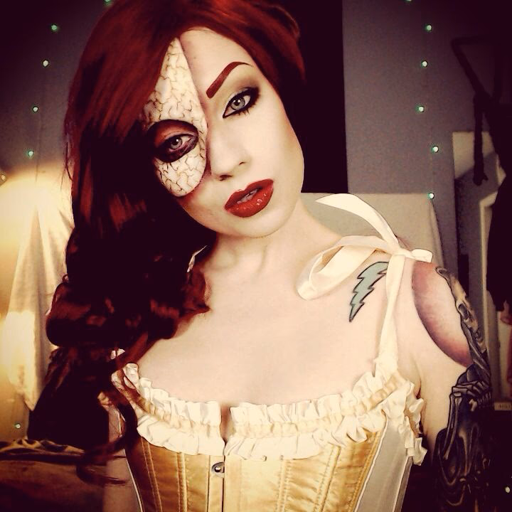 What type of mask is used in Phantom of the Opera?