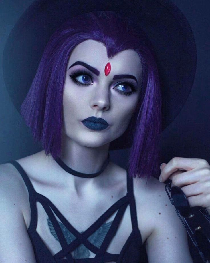 What do I need for a Raven cosplay?
