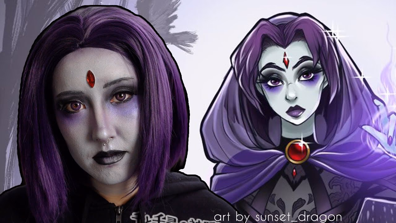 What does Raven DC wear?