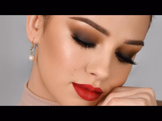 Does red lipstick make you look younger or older?