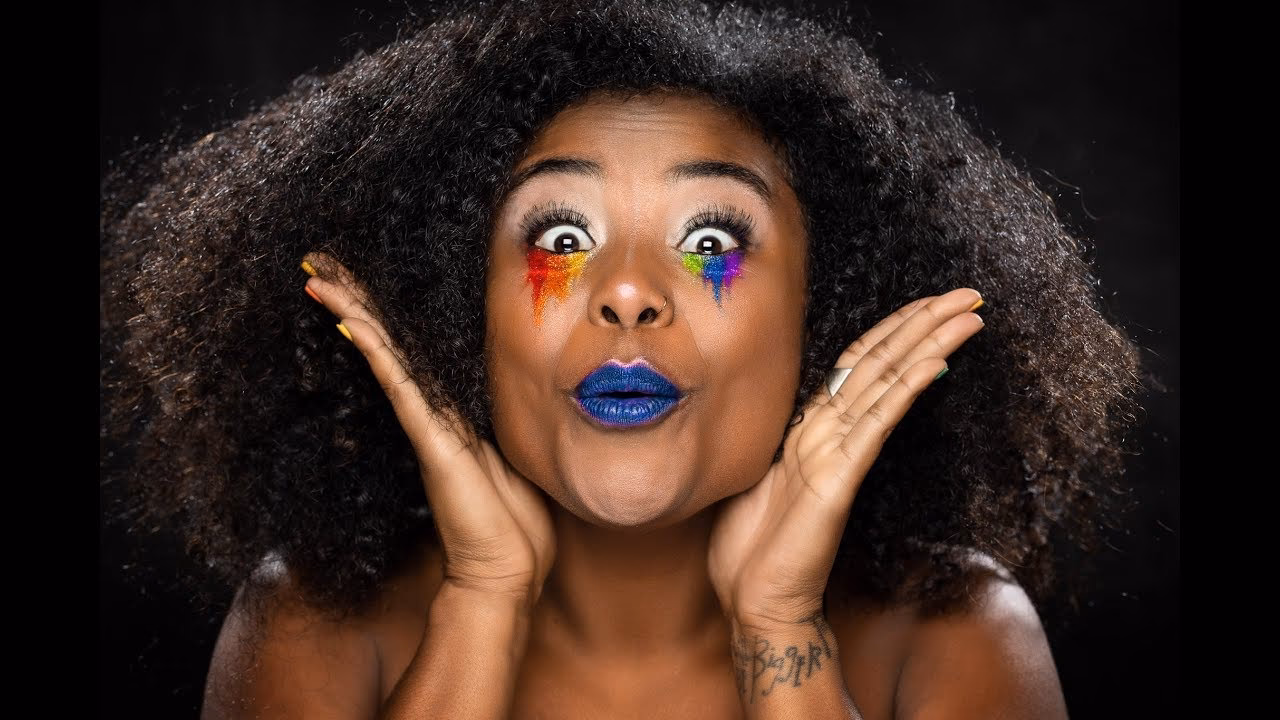 Why do they tap their hips in roller derby?