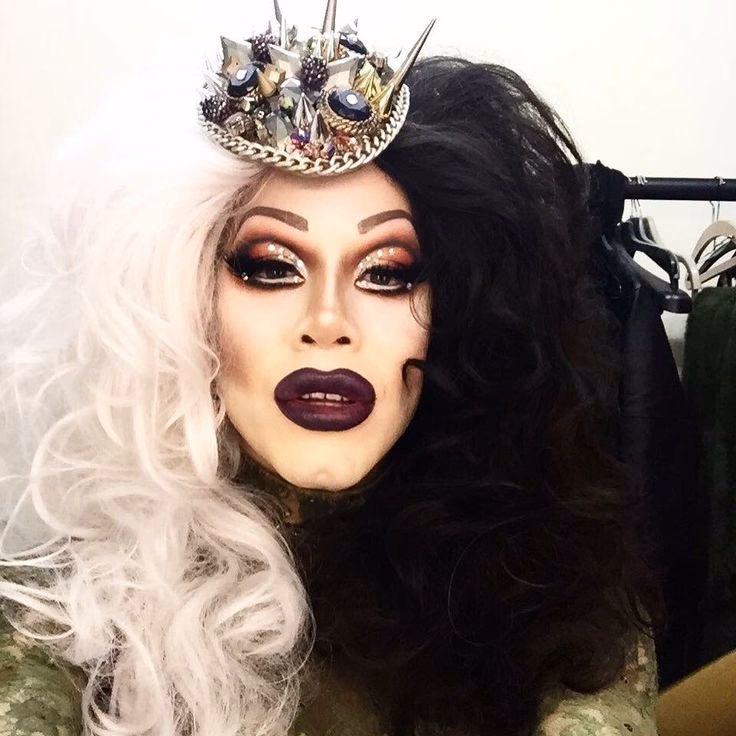 Is Alaska still friends with Sharon Needles?