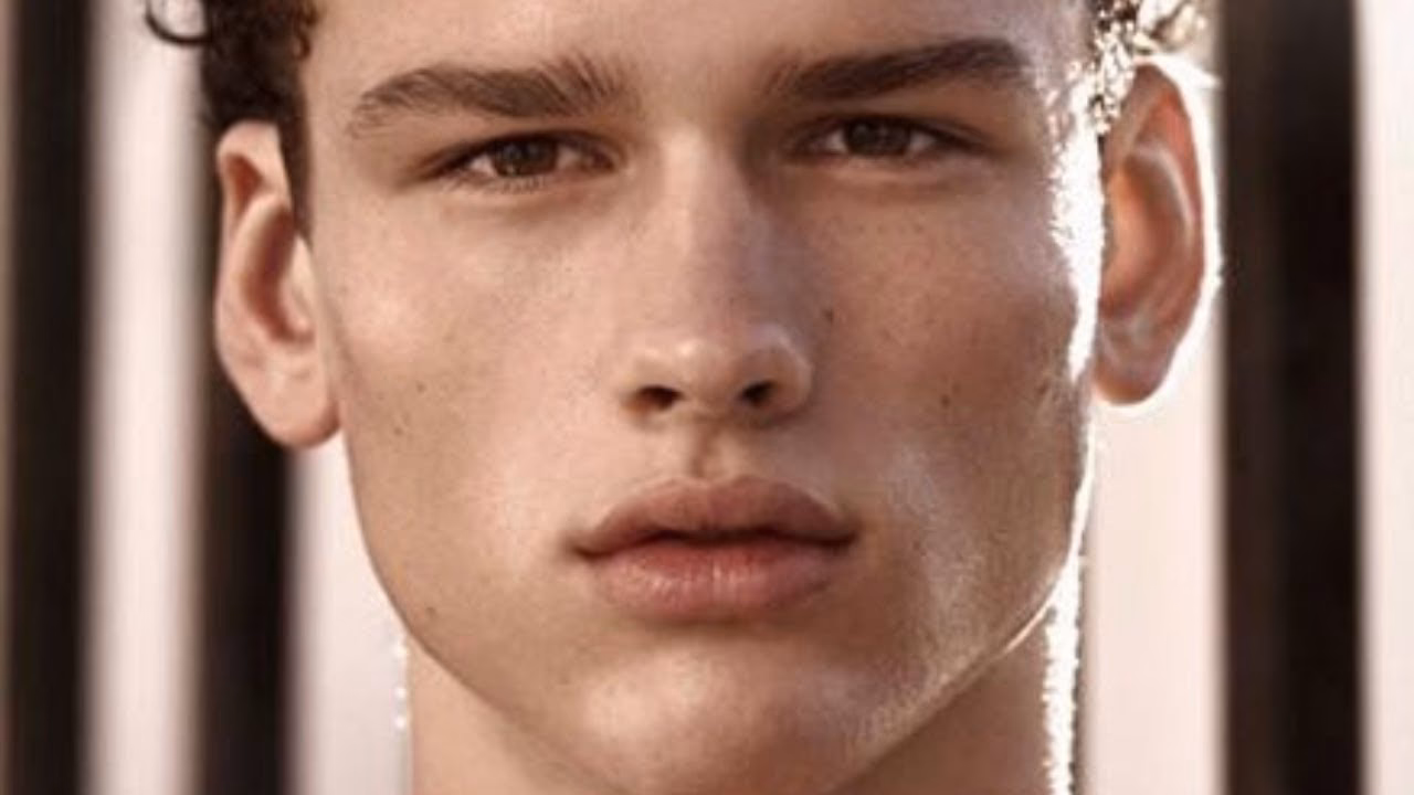 Is Simon Nessman still married?