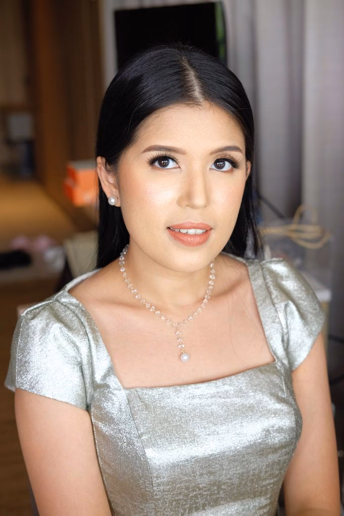 Can you share makeup with your sister?