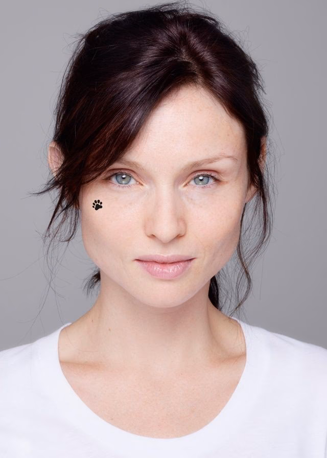 What is Sophie Ellis-Bextor's skin tone?