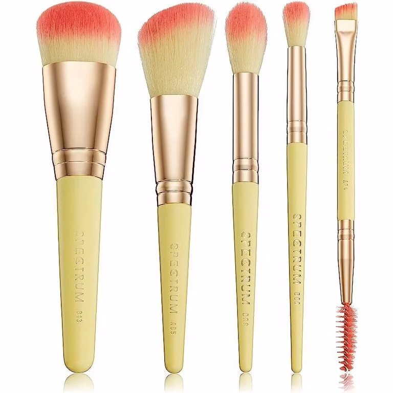 What is the spectrum makeup brush 8?