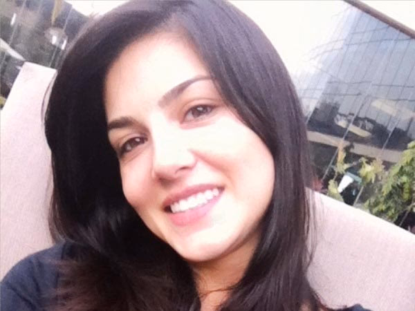 Who is the lover of Sunny Leone?