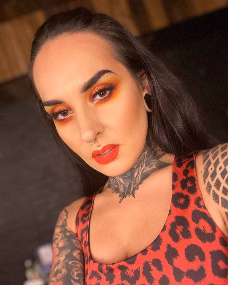 Who is the lead singer of Ginger?