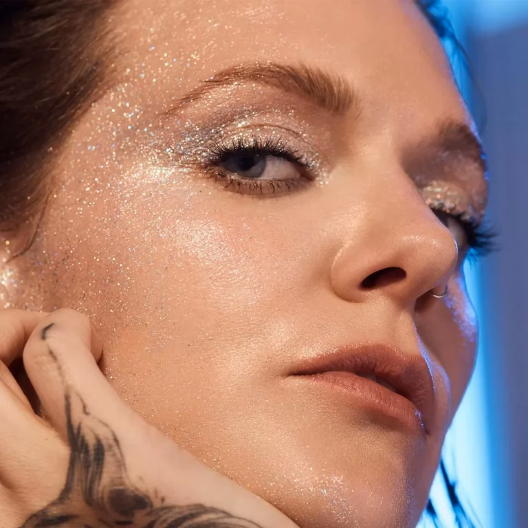 What ethnicity is Tove Lo?