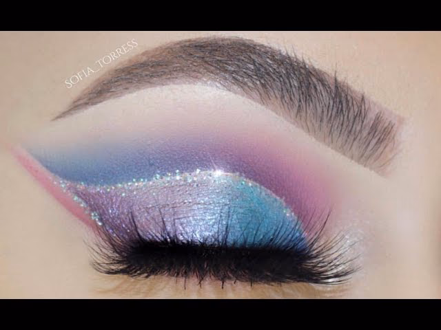 How do you make a lion face with makeup?