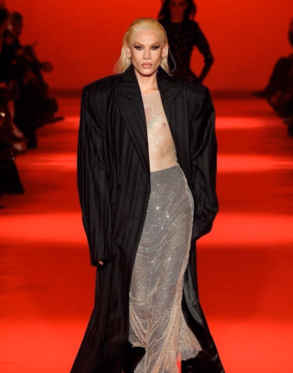 Who designs Vetements now?