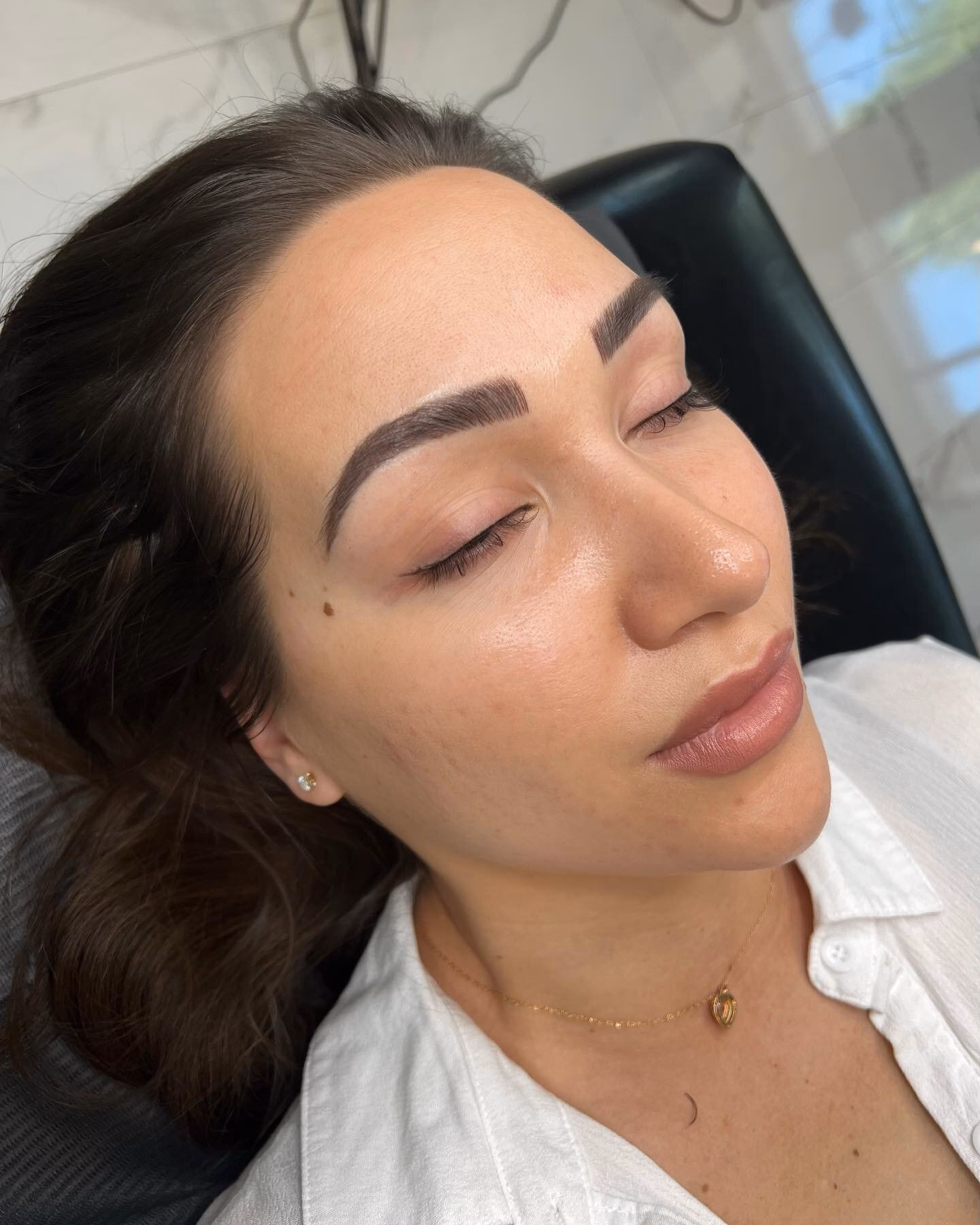 What happens when you wear no makeup?