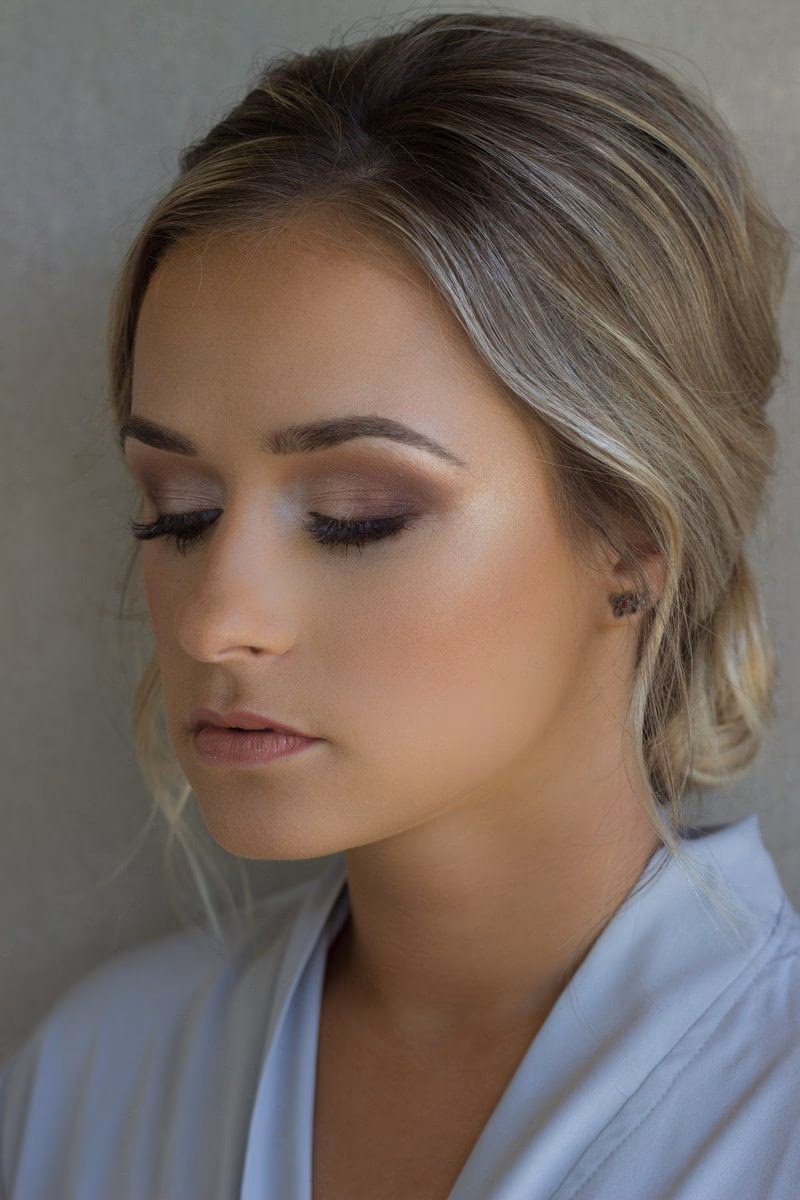 What eyeshadow to avoid with green eyes?