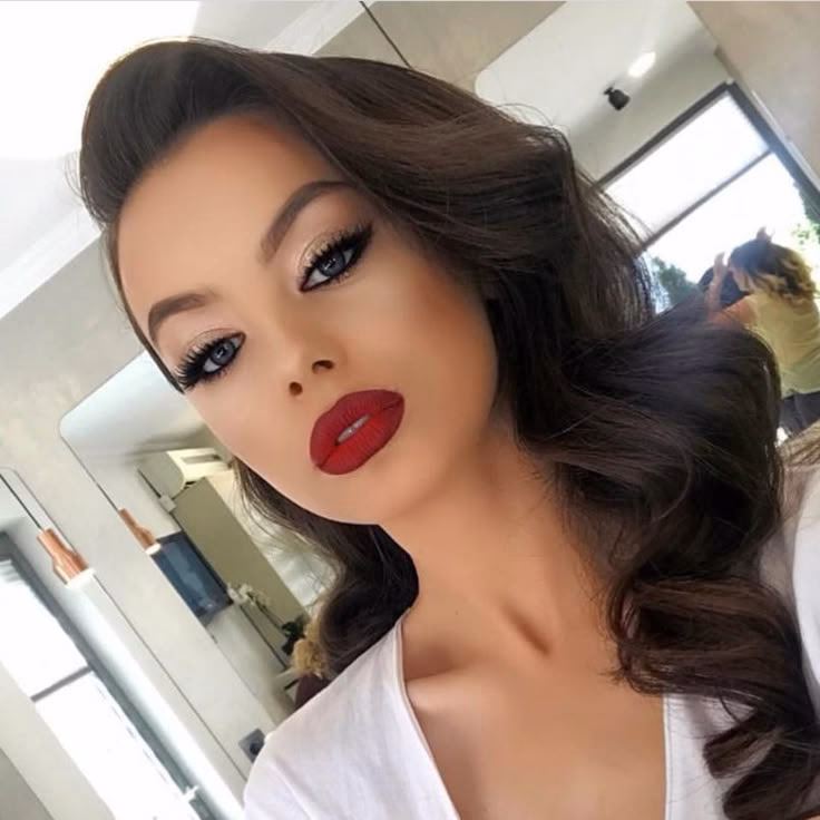 What lip liner to use for a red lip?